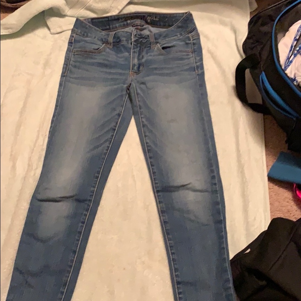 AMERICAN EAGLE JEANS
